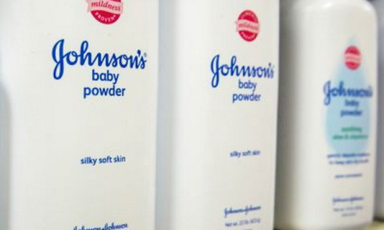 Tập đoàn Johnson & Johnson bị phạt và bồi thường hàng tỷ USD