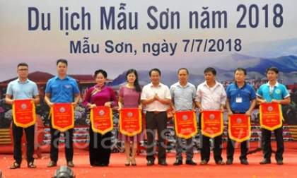 Hơn 10.000 du khách tham dự Liên hoan du lịch Mẫu Sơn năm 2018