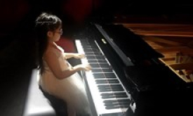 Bé gái Việt 7 tuổi giành giải nhất cuộc thi piano quốc tế ở New York