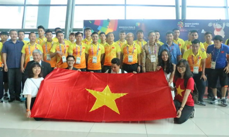 Olympic Việt Nam đặt chân đến Indonesia, sẵn sàng chinh phục ASIAD