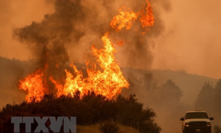 Cháy rừng khiến 21.000 người phải sơ tán tại bang California