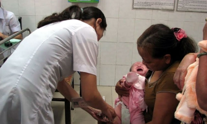 Chủ động cung ứng vaccine, bảo đảm an toàn công tác tiêm chủng mở rộng