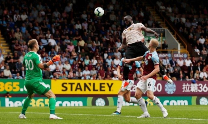 Man United thắng thuyết phục Burnley 2-0