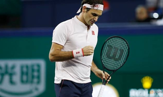 Federer chật vật vào bán kết giải quần vợt Swiss Indoors