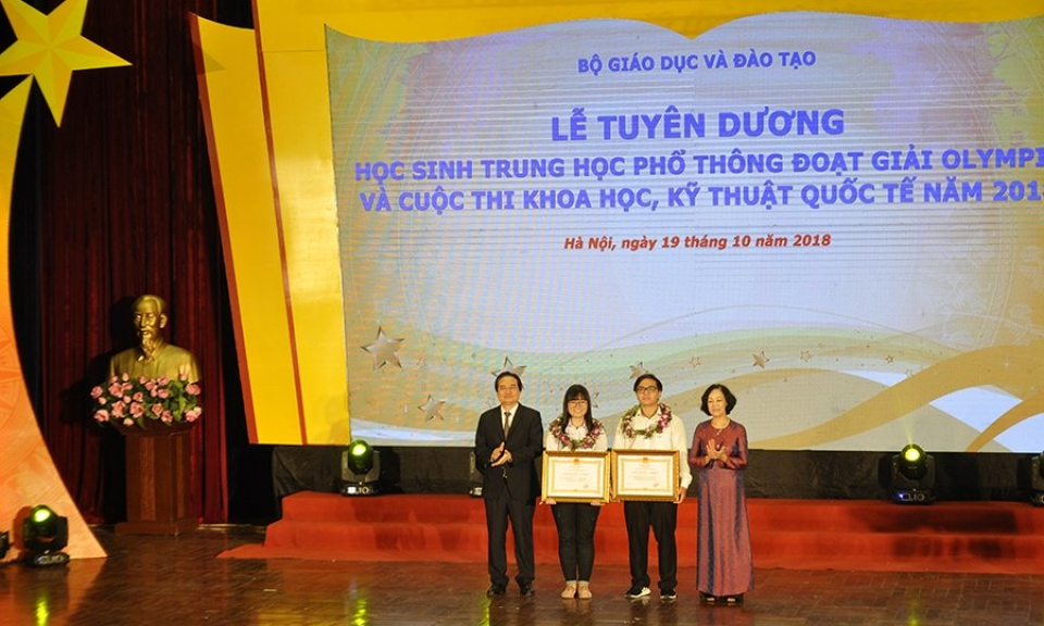 Tuyên dương học sinh đoạt giải Olympic và khoa học kỹ thuật quốc tế năm 2018