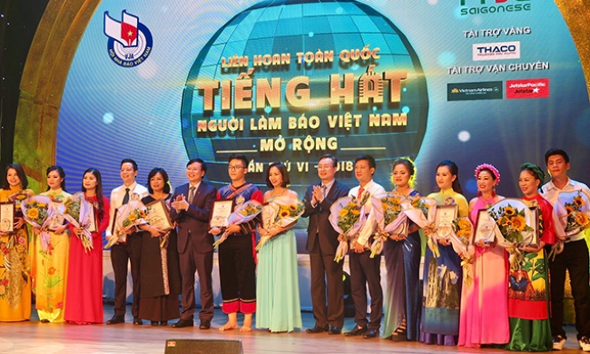 Liên hoan tiếng hát Người làm báo Việt Nam 2018 khu vực miền bắc