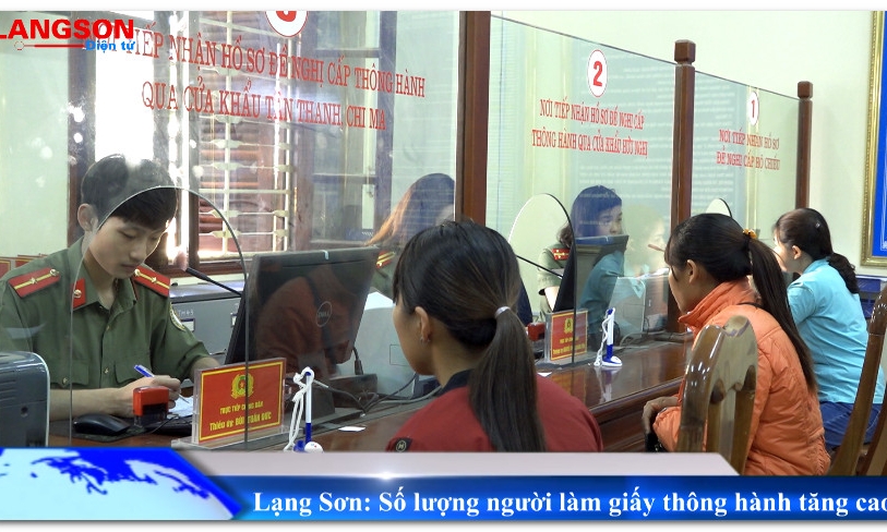 Lạng Sơn: Số lượng người làm giấy thông hành tăng cao