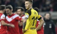 Dortmund thua đội 'cầm đèn đỏ,' Bundesliga nóng trước Giáng sinh