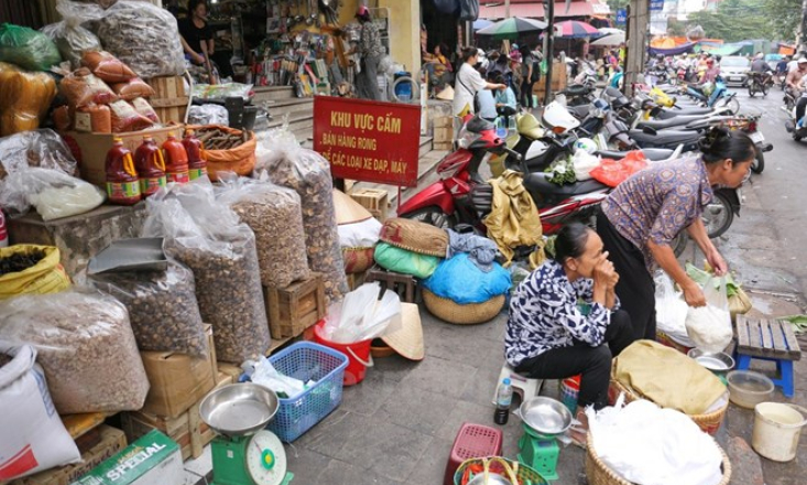 Ngành thuế nói gì về việc xe ôm, quán cóc... vào 'tầm ngắm'?