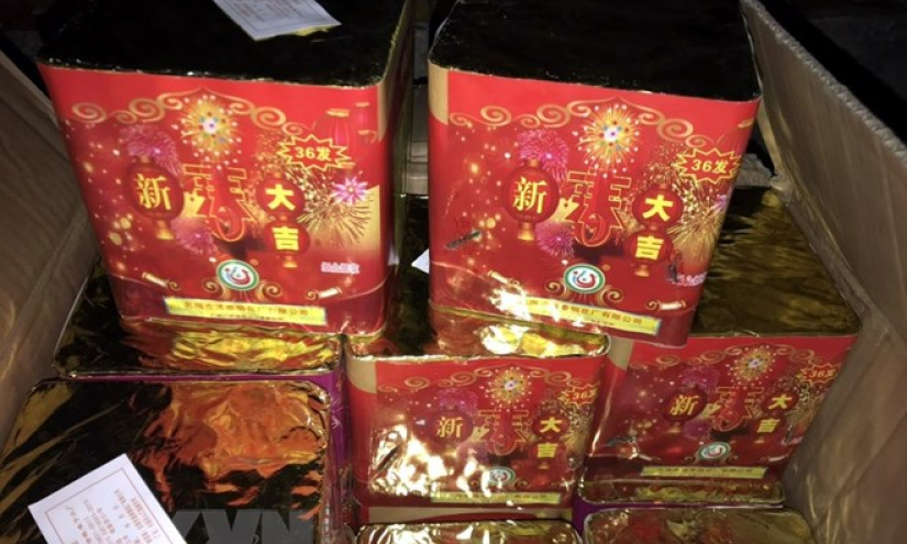 Bắt giữ vụ vận chuyển trái phép lượng lớn pháo nổ trong đêm