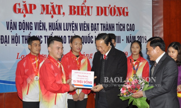 Lãnh đạo tỉnh Lạng Sơn biểu dương đoàn vận động viên đạt thành tích cao tại Đại hội Thể dục Thể thao