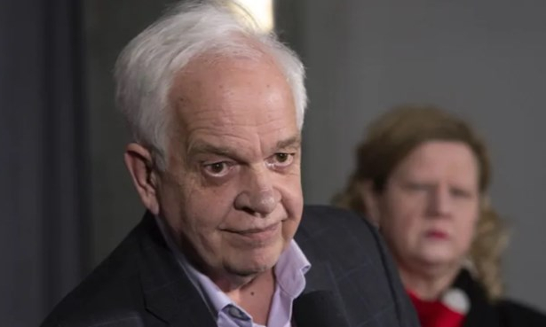 Đại sứ Canada tại Trung Quốc John McCallum từ chức