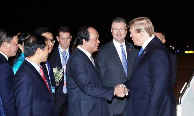 Tổng thống Donald Trump tới Hà Nội