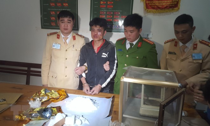 Nghệ An: Bắt giữ đối tượng vận chuyển 2kg ma túy đá vào Nam tiêu thụ