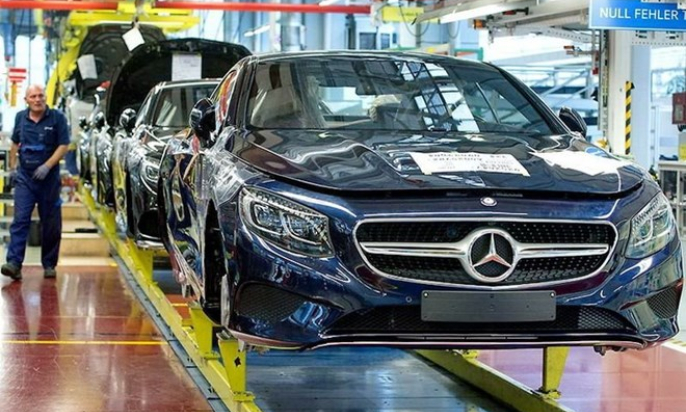 Doanh số bán xe trong tháng 1 của Mercedes-Benz sụt giảm