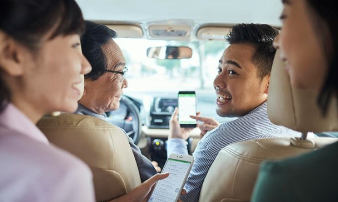 FPT 'bắt tay' Grab để phát triển giao thông thông minh ở Việt Nam