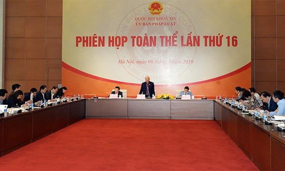 Phiên họp toàn thể lần thứ 16 Ủy ban Pháp luật của Quốc hội