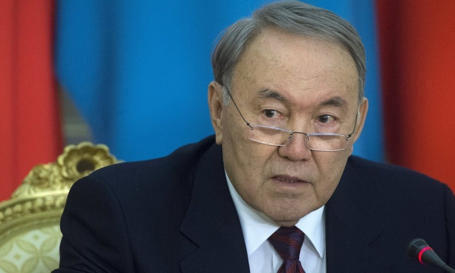 Tổng thống Kazakhstan Nursultan Nazarbayev từ chức