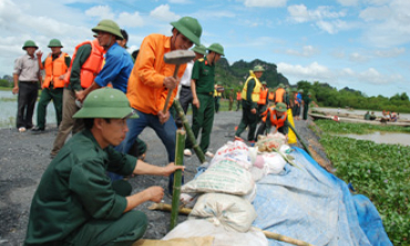 Sẵn sàng hộ đê, chống lũ bão năm 2019