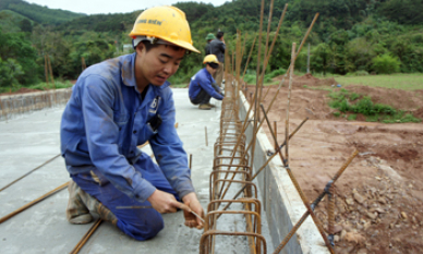 Cầu dân sinh dự án LRAMP: Tăng tốc về đích