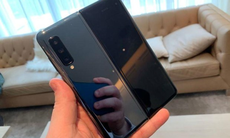 Cổ phiếu Samsung sụt giảm trong bối cảnh lo ngại Galaxy Fold dễ hỏng