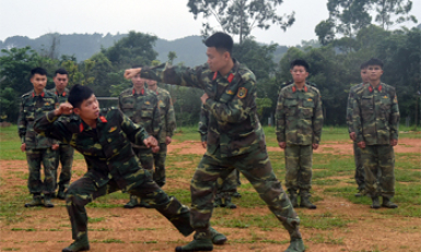 Lính trinh sát “vượt nắng, thắng mưa”