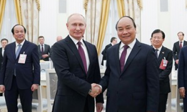 Thủ tướng Nguyễn Xuân Phúc hội kiến Tổng thống Nga Putin