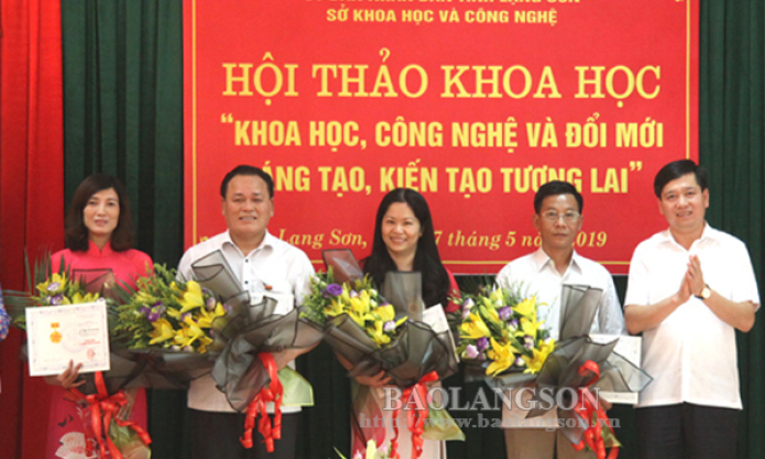 Hội thảo “Khoa học, công nghệ và đổi mới sáng tạo, kiến tạo tương lai”