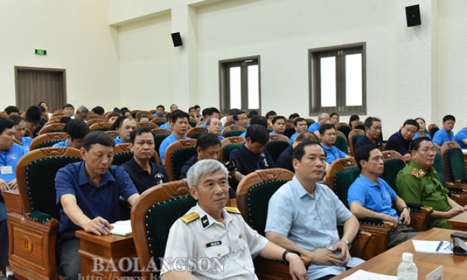 Họp đoàn công tác thăm, làm việc với quân, dân quần đảo Trường Sa