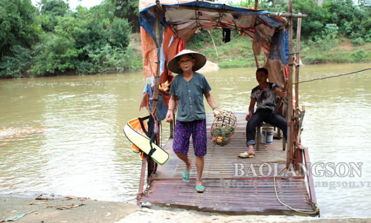 Thôn Đá Đỏ: Mong một cây cầu