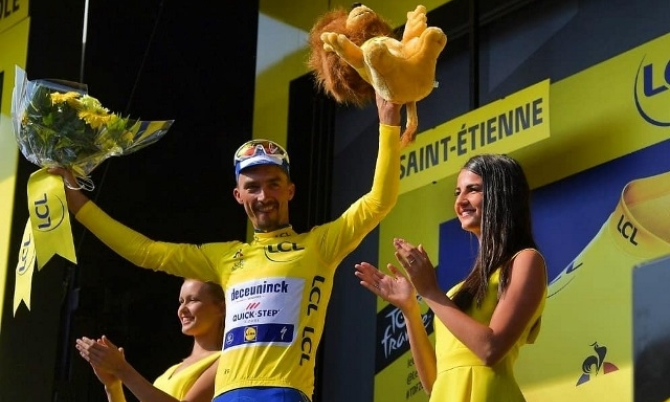 Tour de France: Alaphilippe đòi lại áo vàng sau chặng tám