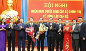 Triển khai quyết định của Bộ Chính trị về công tác cán bộ