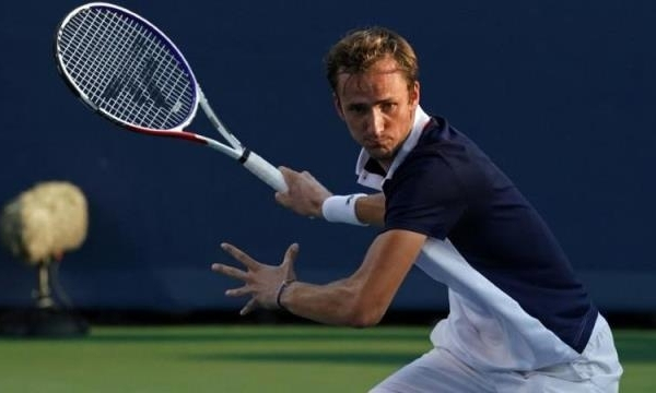 Medvedev biến Djokovic thành cựu vương ở Cincinnati Masters