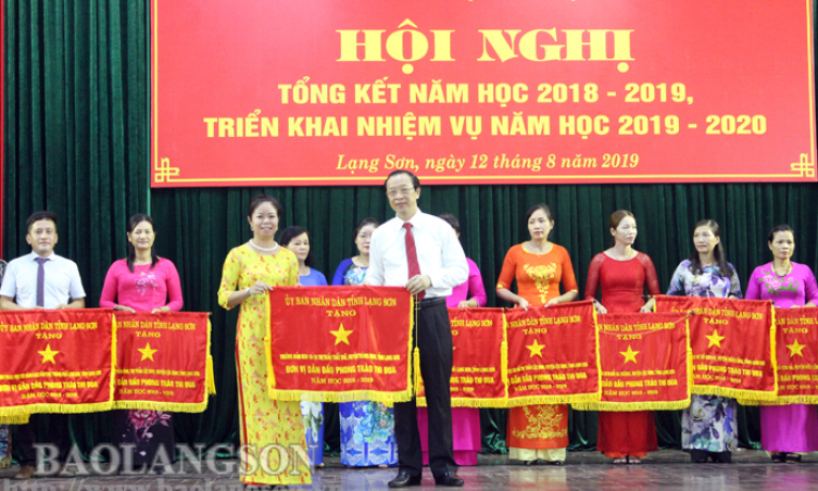 Lãnh đạo UBND tỉnh dự hội nghị triển khai nhiệm vụ năm học 2018 – 2019 của ngành giáo dục