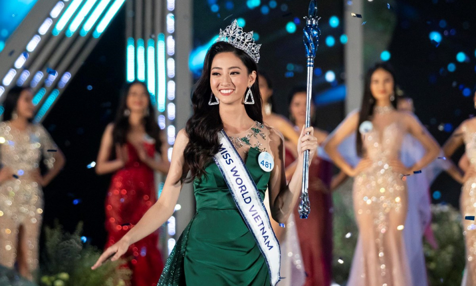 Lương Thùy Linh đăng quang Miss World Việt Nam nhờ ứng xử tự tin