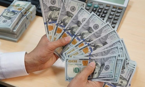 Vì sao tỷ giá USD/VND tăng mạnh trong khi Fed giảm lãi suất?