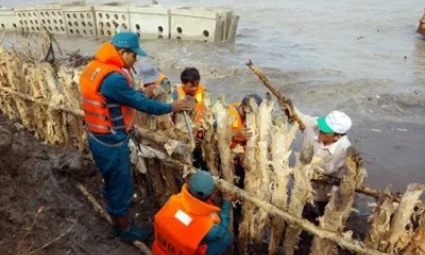 Mưa to, lũ quét và lốc xoáy gây thiệt hại nghiêm trọng tại nhiều địa phương