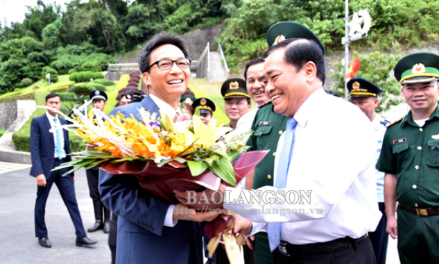 Phó Thủ tướng Chính phủ Vũ Đức Đam kết thúc thành công chuyến tham dự Hội chợ triển lãm Trung Quốc –