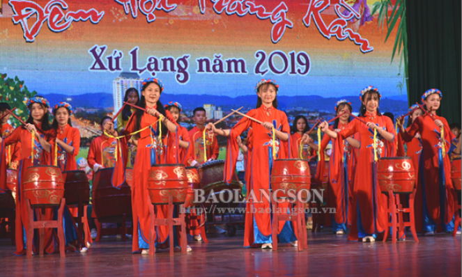 Gần 1.200 người tham dự Đêm hội trăng rằm xứ Lạng 2019