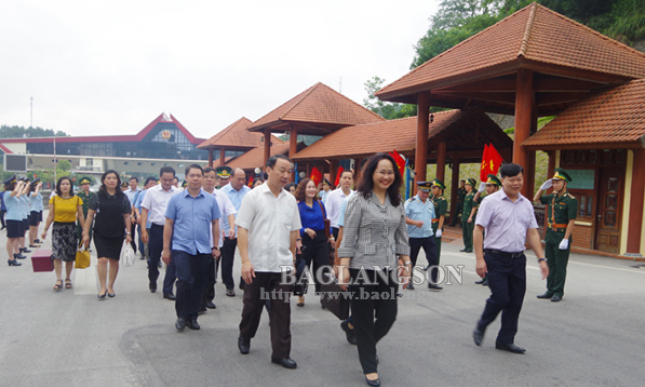 Đoàn đại biểu tỉnh Lạng Sơn thăm, làm việc tại Trung Quốc