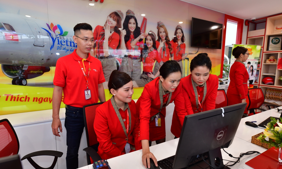 Hoàn tất thủ tục bay tại phòng vé khi bay cùng Vietjet