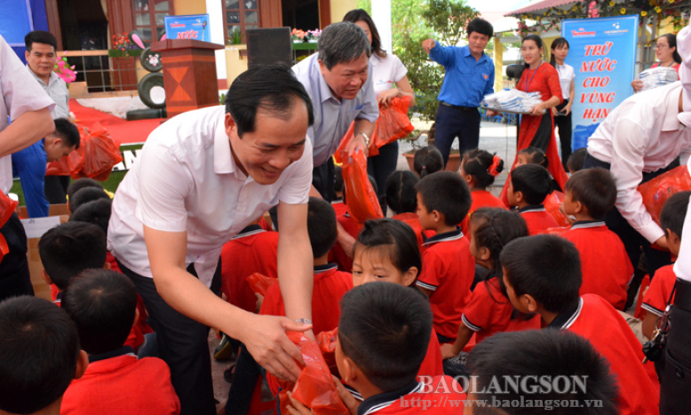 Triển khai chương trình “Cải thiện chất lượng nước sinh hoạt cho vùng khó khăn” tại Lạng Sơn