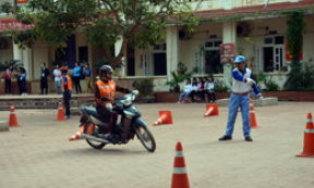 Huyện đoàn Lộc Bình: Xung kích tuyên truyền luật giao thông