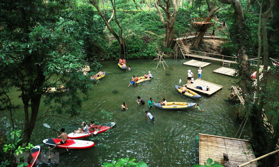 Phong Nha-Kẻ Bàng tiếp tục được chọn là điểm đến hàng đầu tại Việt Nam