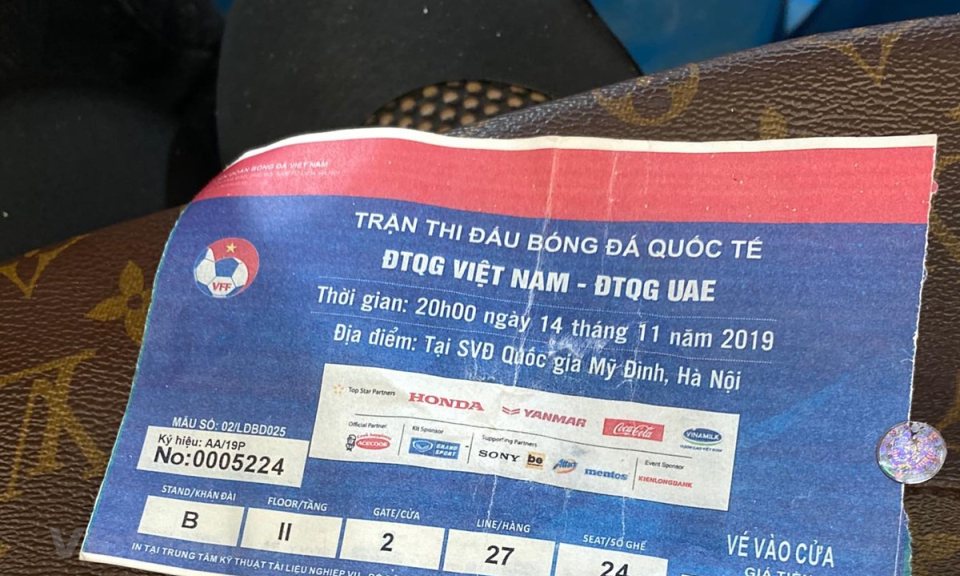 Vé trận Việt Nam-UAE bị làm giả tinh vi, dễ dàng lọt qua cổng soát vé