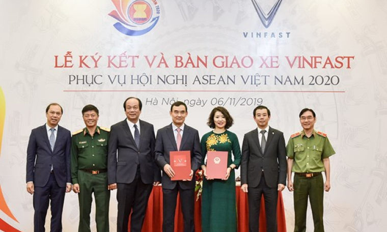 Bàn giao xe ôtô phục vụ các hội nghị trong Năm ASEAN 2020