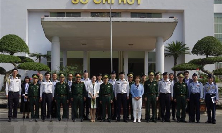 Chủ tịch nước Nguyễn Minh Triết tiếp Bộ trưởng Ngoại giao Các tiểu vương quốc A-rập thống nhất