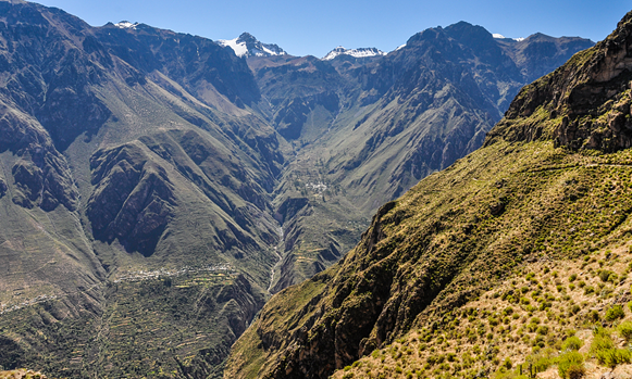 Peru: Xe buýt rơi xuống hẻm núi làm 30 người thương vong