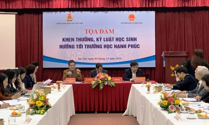 Thay đổi hình thức khen thưởng, kỷ luật học sinh trong trường học