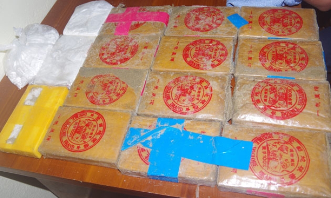 Dân giao nộp 25 bánh heroin tại bãi biển Quảng Nam